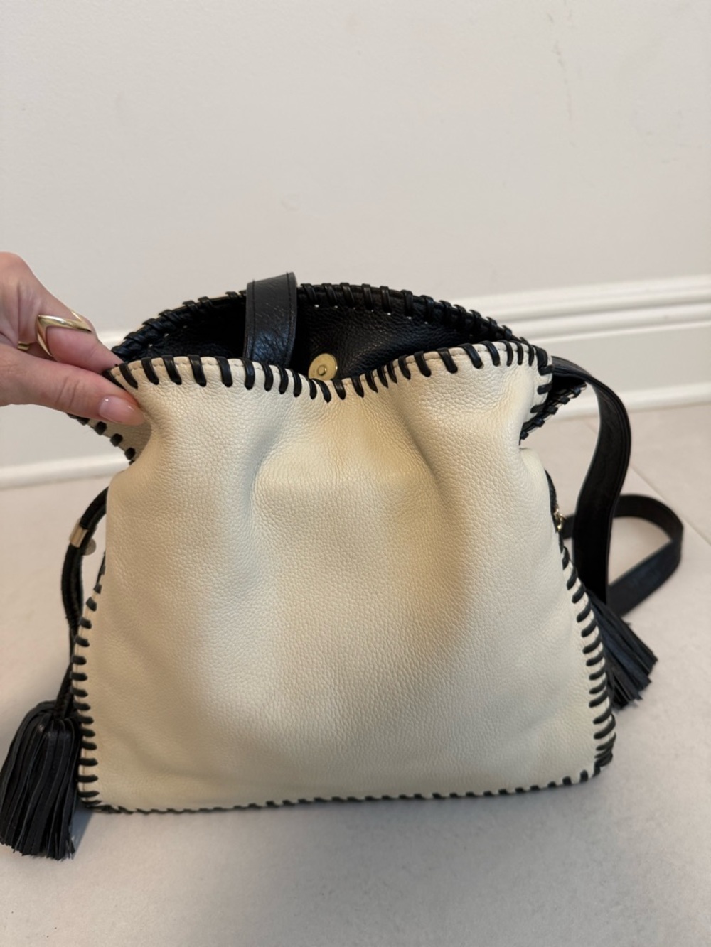 Vintage Loewe Flamenco Cream Pebbled Leather Drawstring Bag with Black Trim - Picture 3 of 9